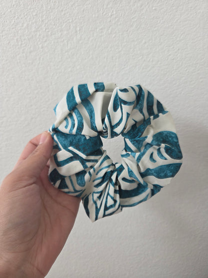 Large Scrunchie