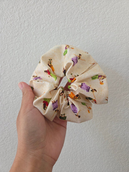 Large Scrunchie